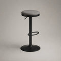 Sgabello da bar regolabile in acciaio termolaccato nero con seduta rotonda in tessuto grigio, 39 × 39 × 60-81 cm